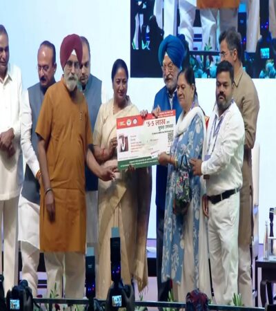 दिल्लीत आयुष्मान वय वंदना योजना सुरू